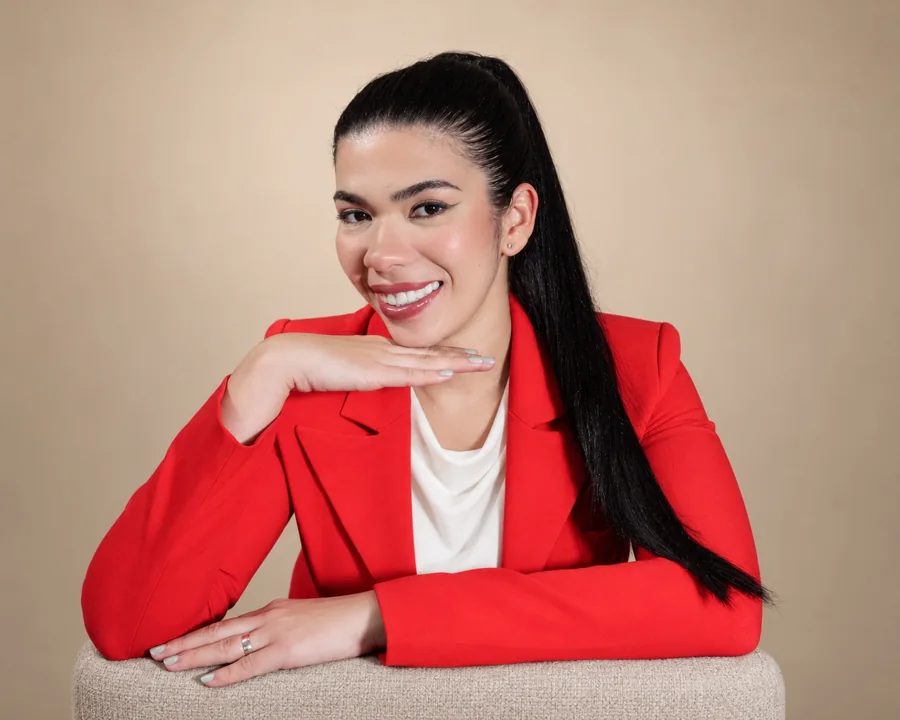 Deyaneira Cintrón sonriendo